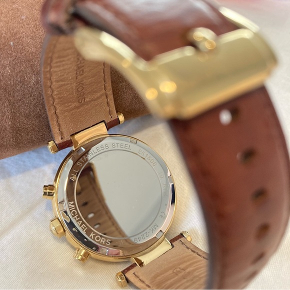 NIB - MICHAEL KORS Watch Gold tone, Brown Leather Strap with Crystals - Picture 5 of 9